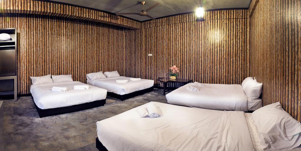 Hs Farm Waterpark Hotel Muar Szoba fotó
