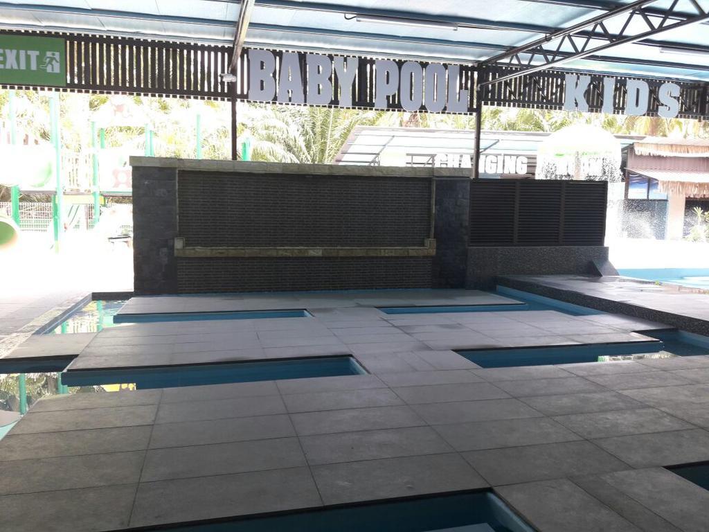 Hs Farm Waterpark Hotel Muar Kültér fotó