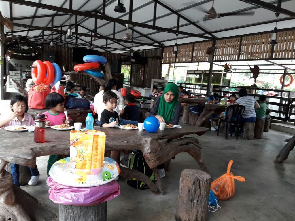 Hs Farm Waterpark Hotel Muar Kültér fotó