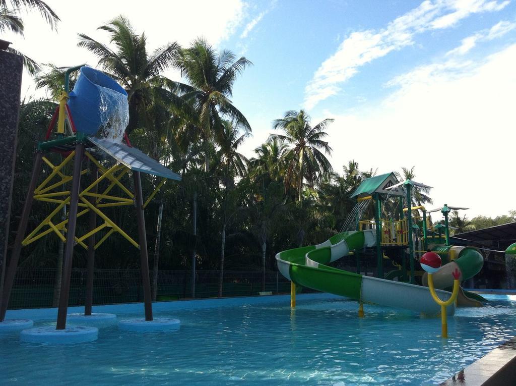 Hs Farm Waterpark Hotel Muar Kültér fotó